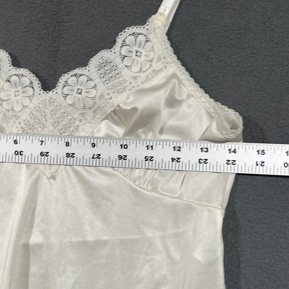 Vintage Full Slip Women Size 32 Ivory Lace Trim V-Neck Lingerie USA Made 6439 - Picture 7 of 11